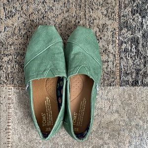 Toms shoes! Love this color!